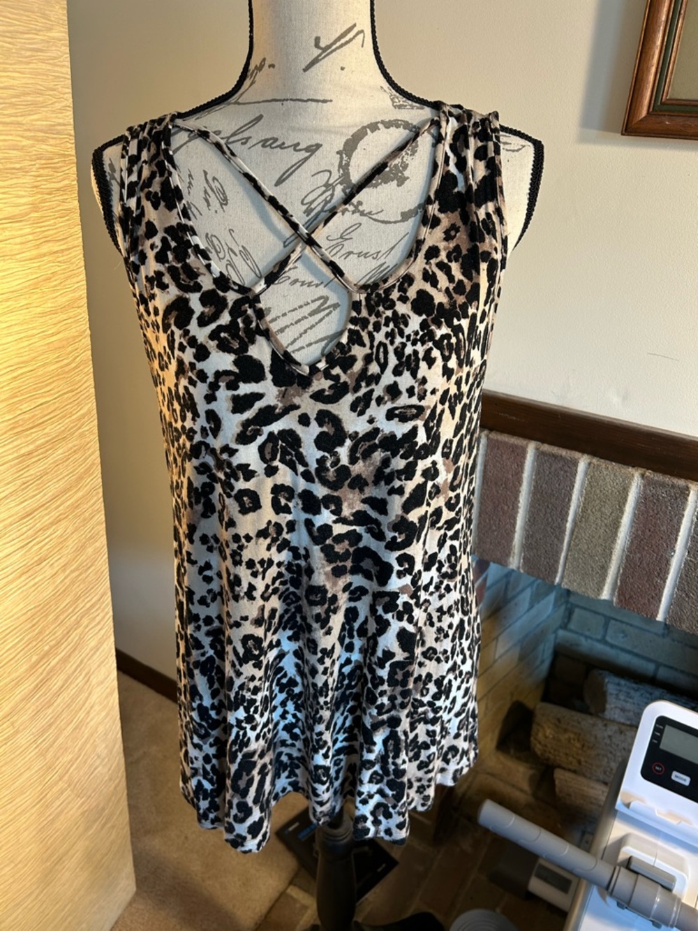 bobeau Black & Cream Leopard Crisscross Tank Top
